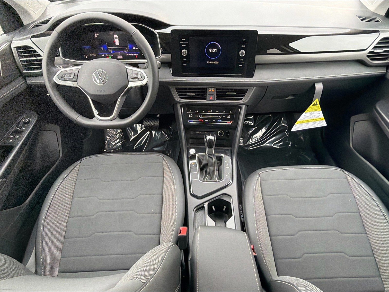 2026 Volkswagen Taos - Photo 14