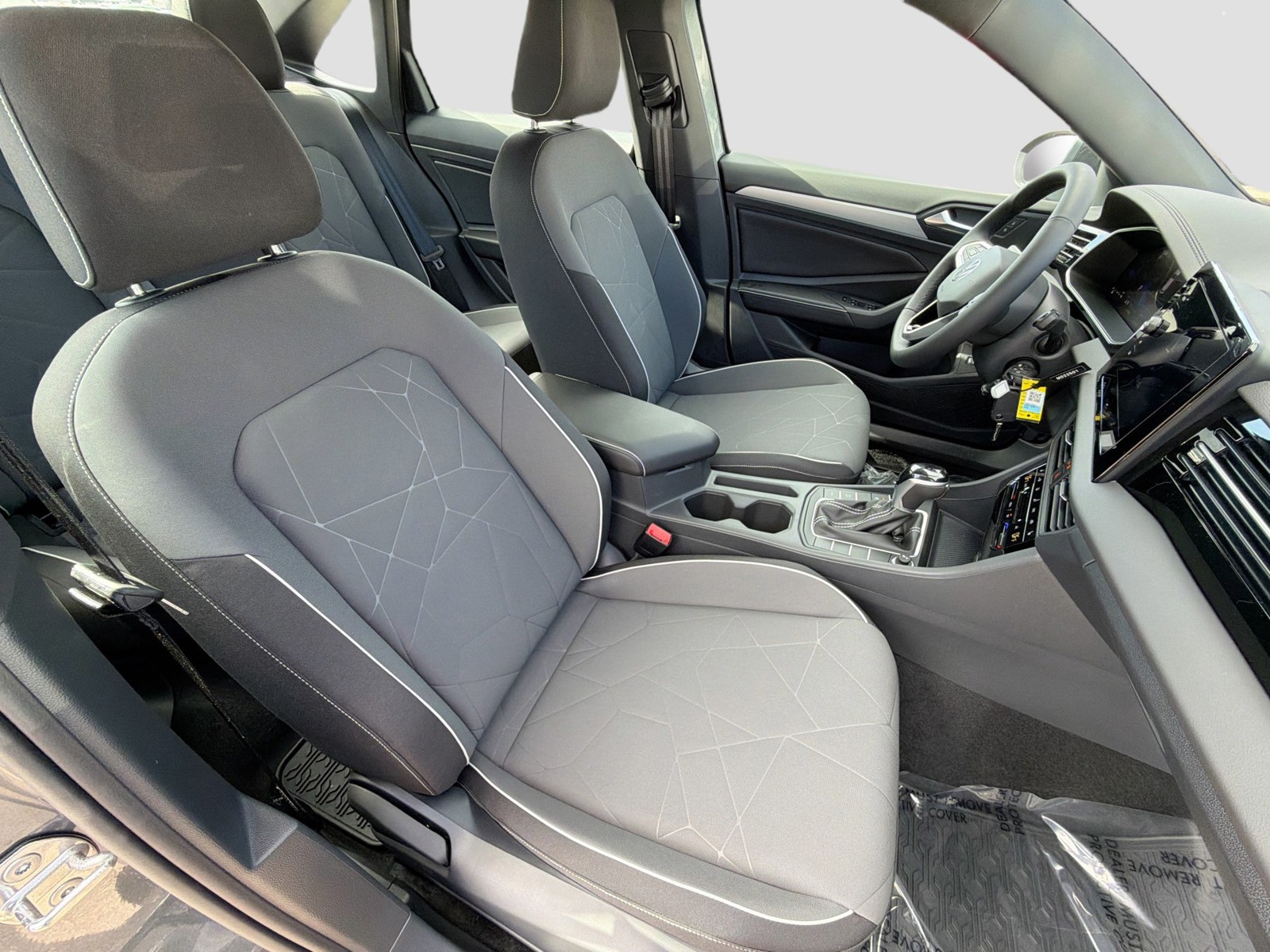 2026 Volkswagen Jetta - Photo 14