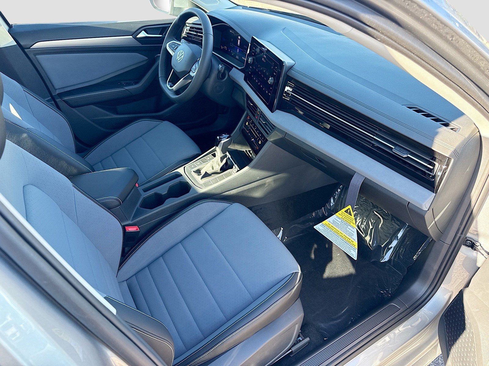 2026 Volkswagen Jetta - Photo 13