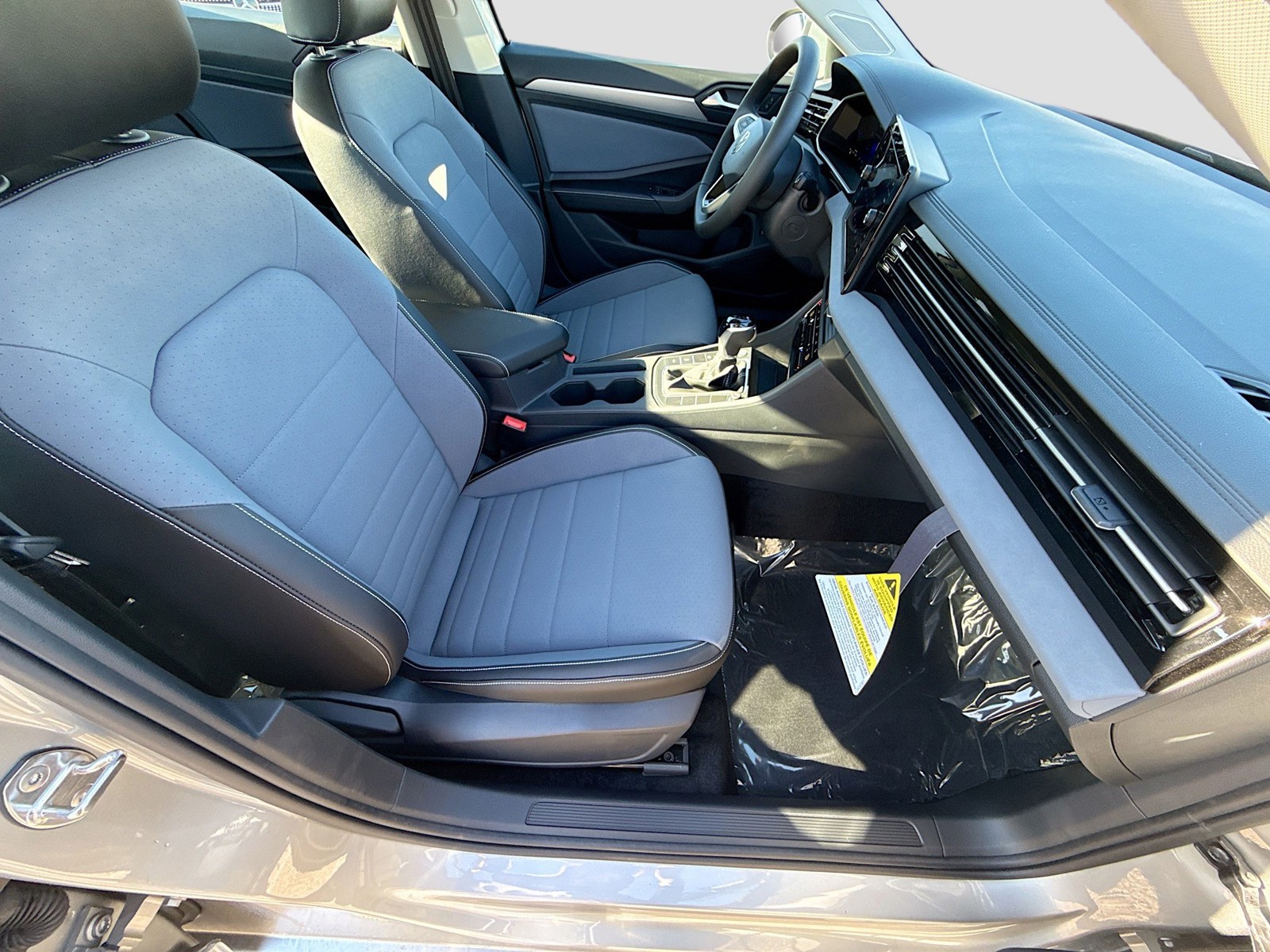 2026 Volkswagen Jetta - Photo 14