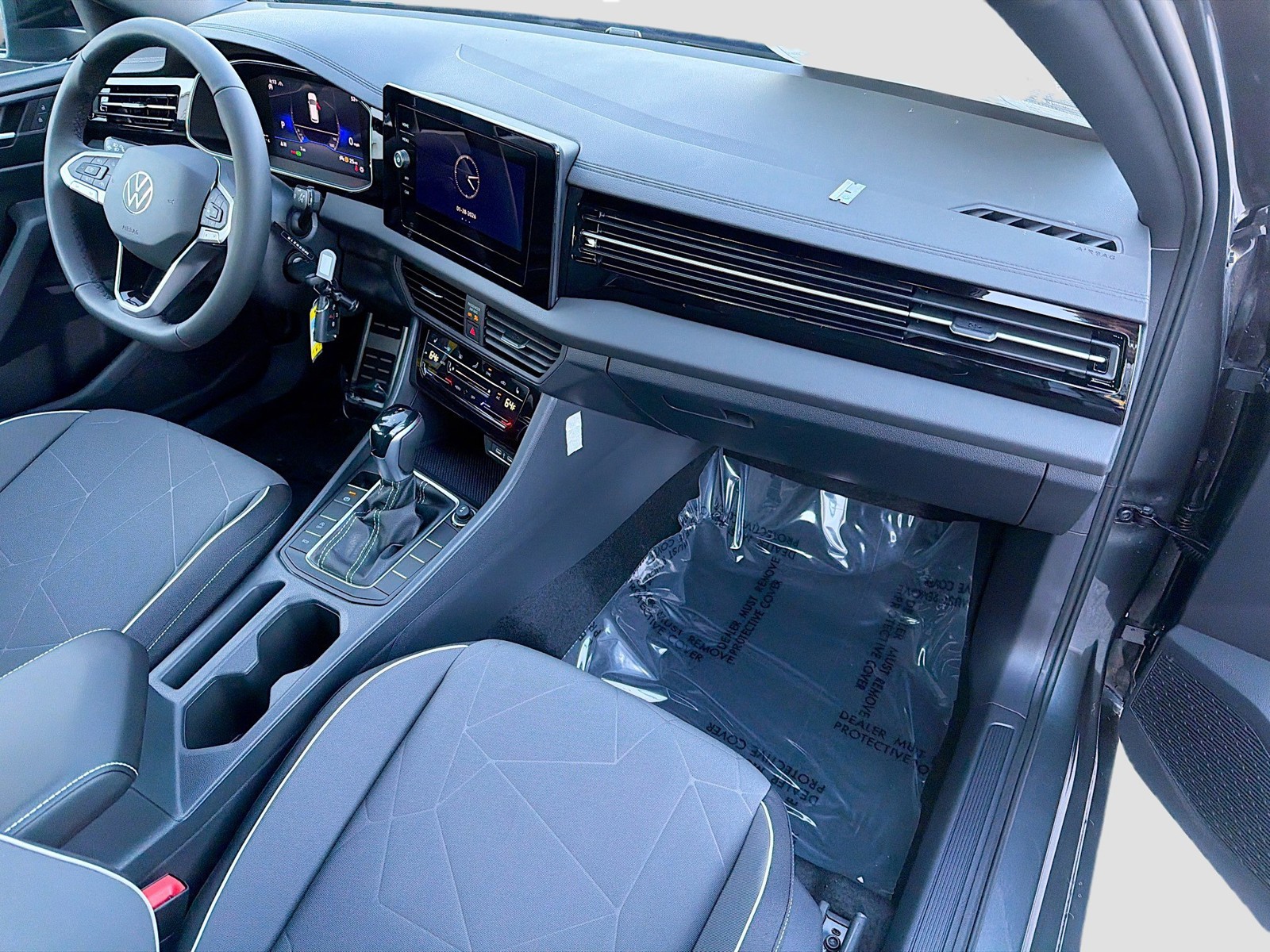 2026 Volkswagen Jetta - Photo 13