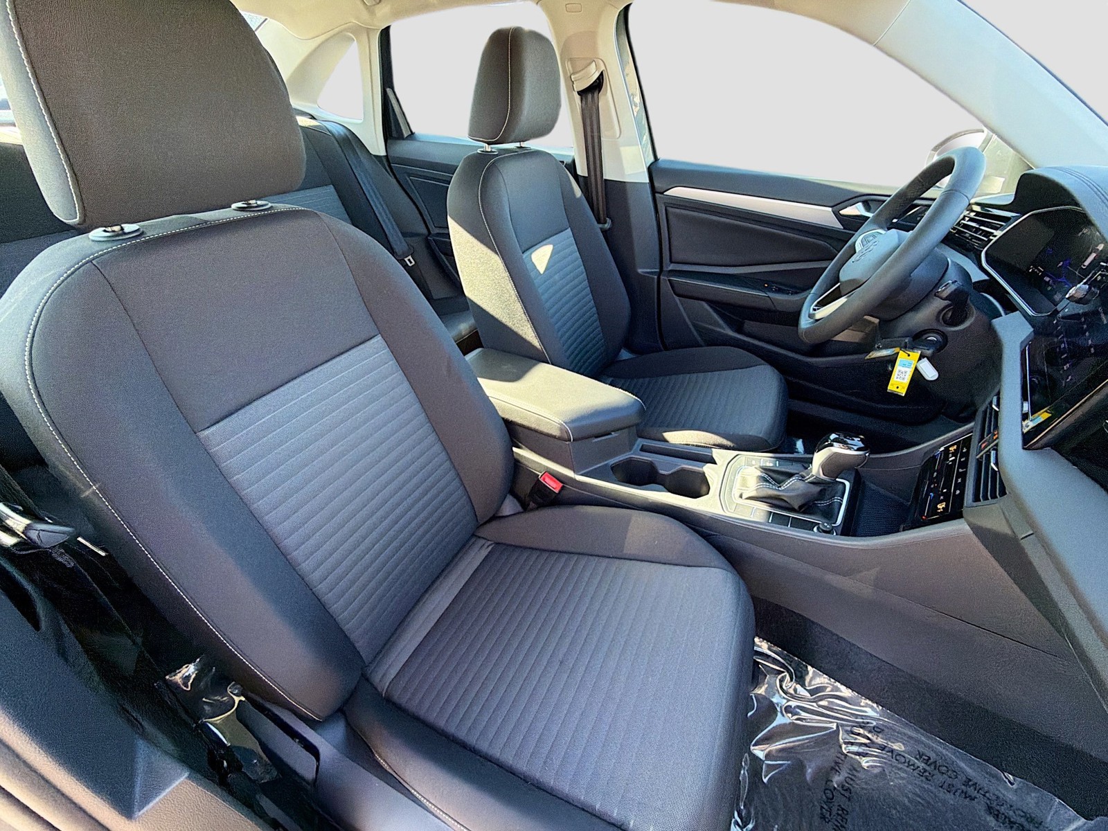 2026 Volkswagen Jetta - Photo 14