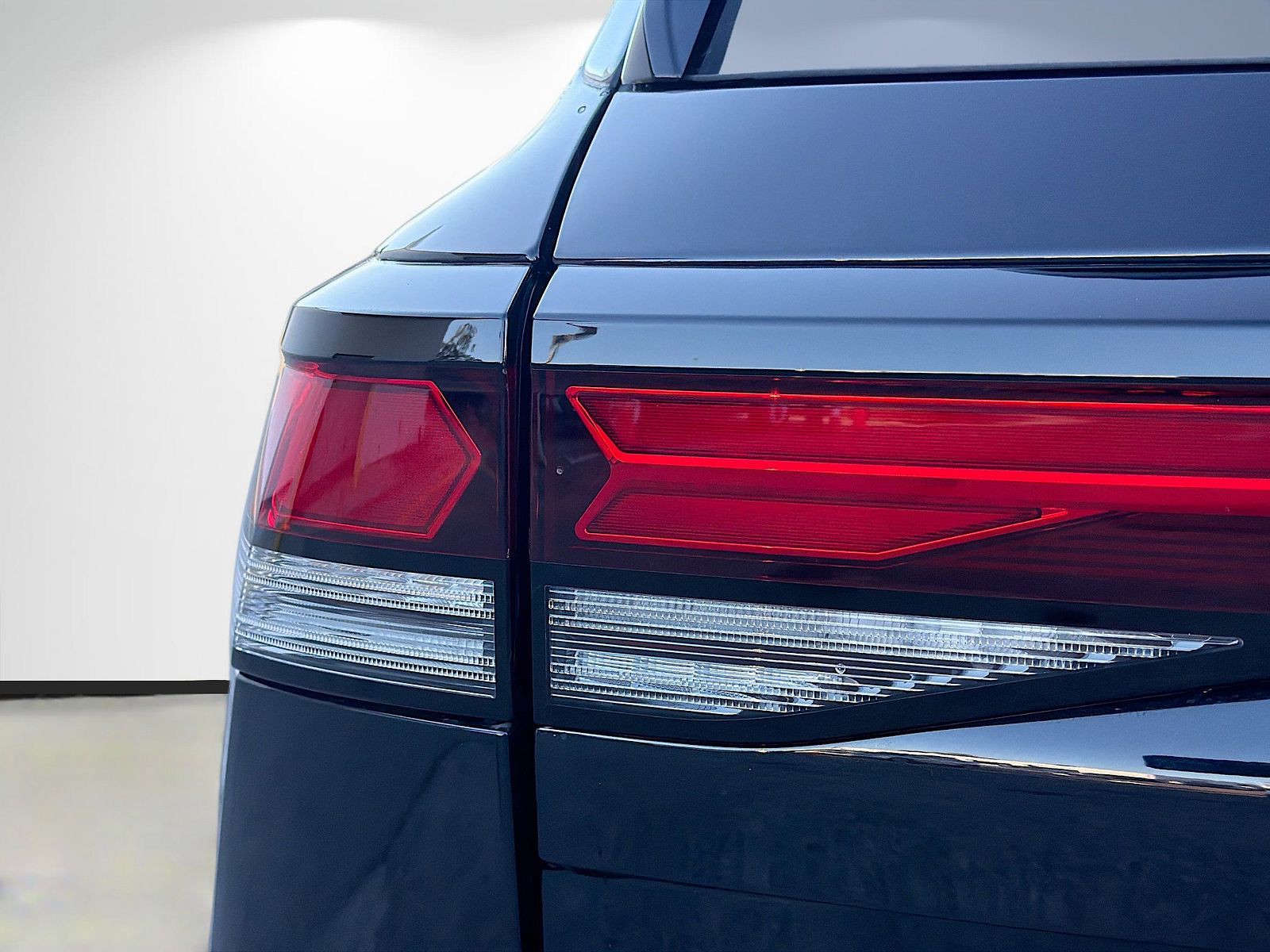 2026 Volkswagen Tiguan - Photo 10