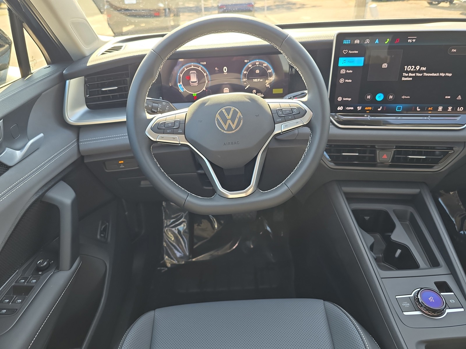 2025 Volkswagen Tiguan - Photo 13