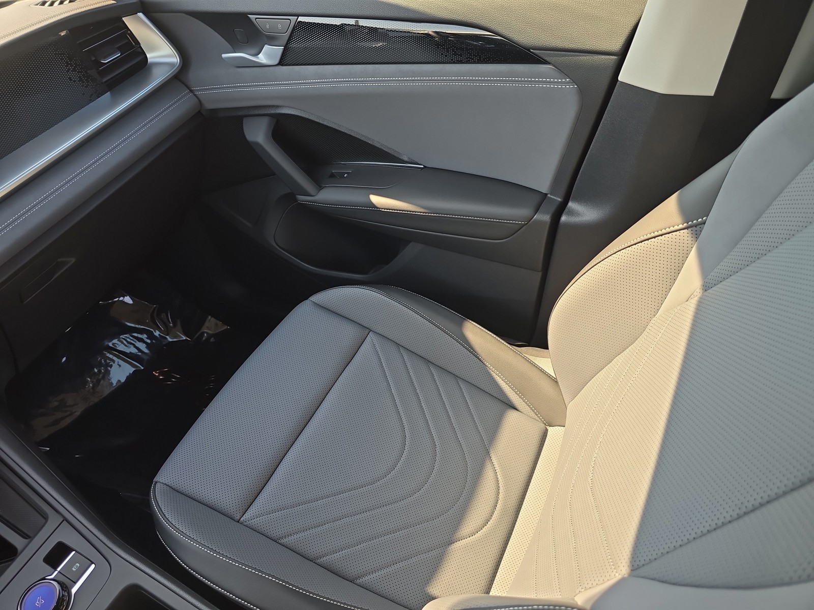 2025 Volkswagen Tiguan - Photo 15