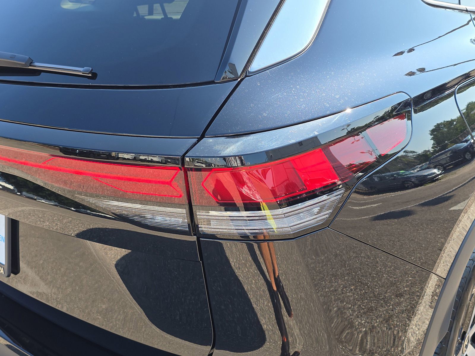 2025 Volkswagen Tiguan - Photo 8