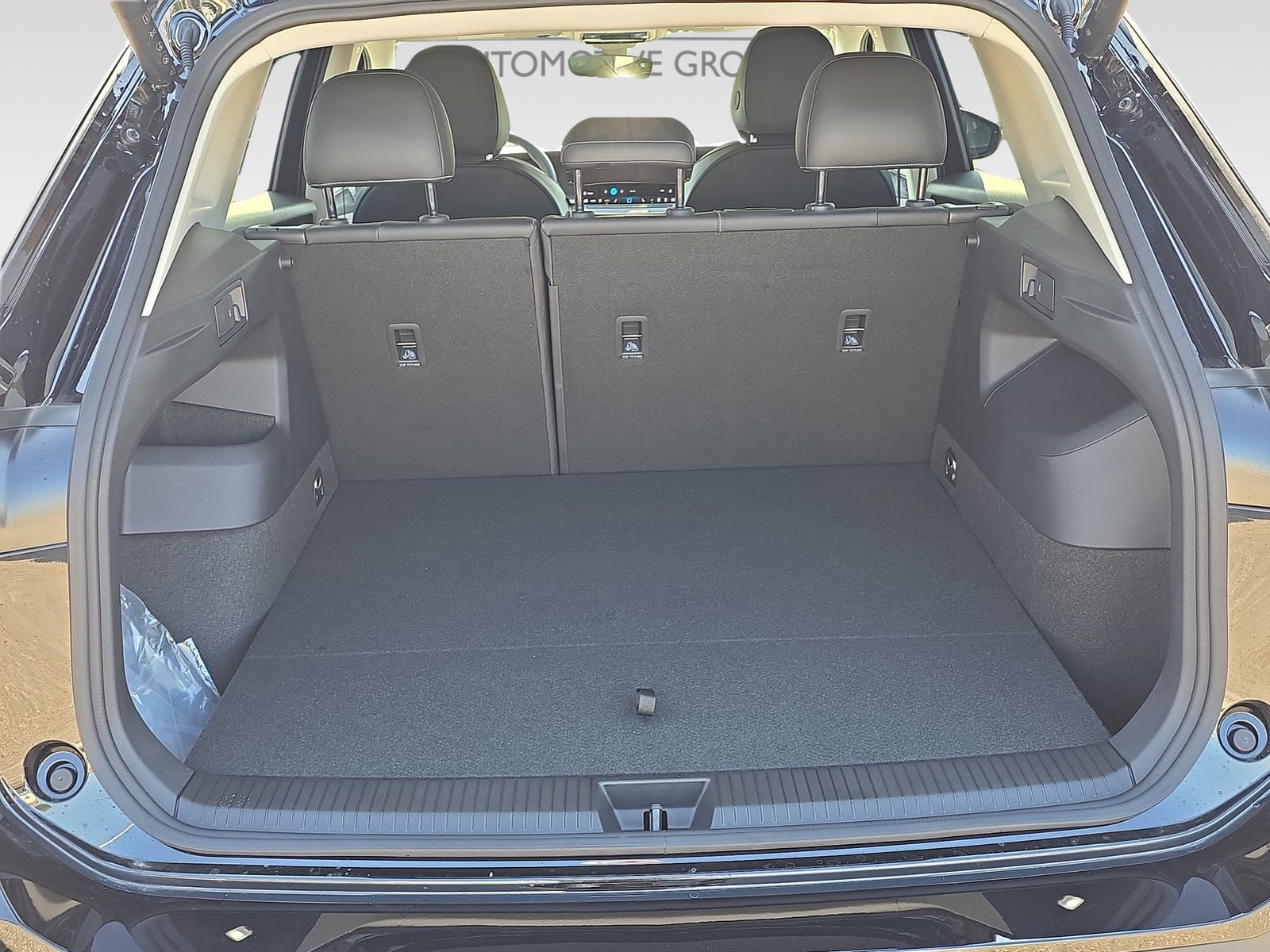 2025 Volkswagen Tiguan - Photo 9