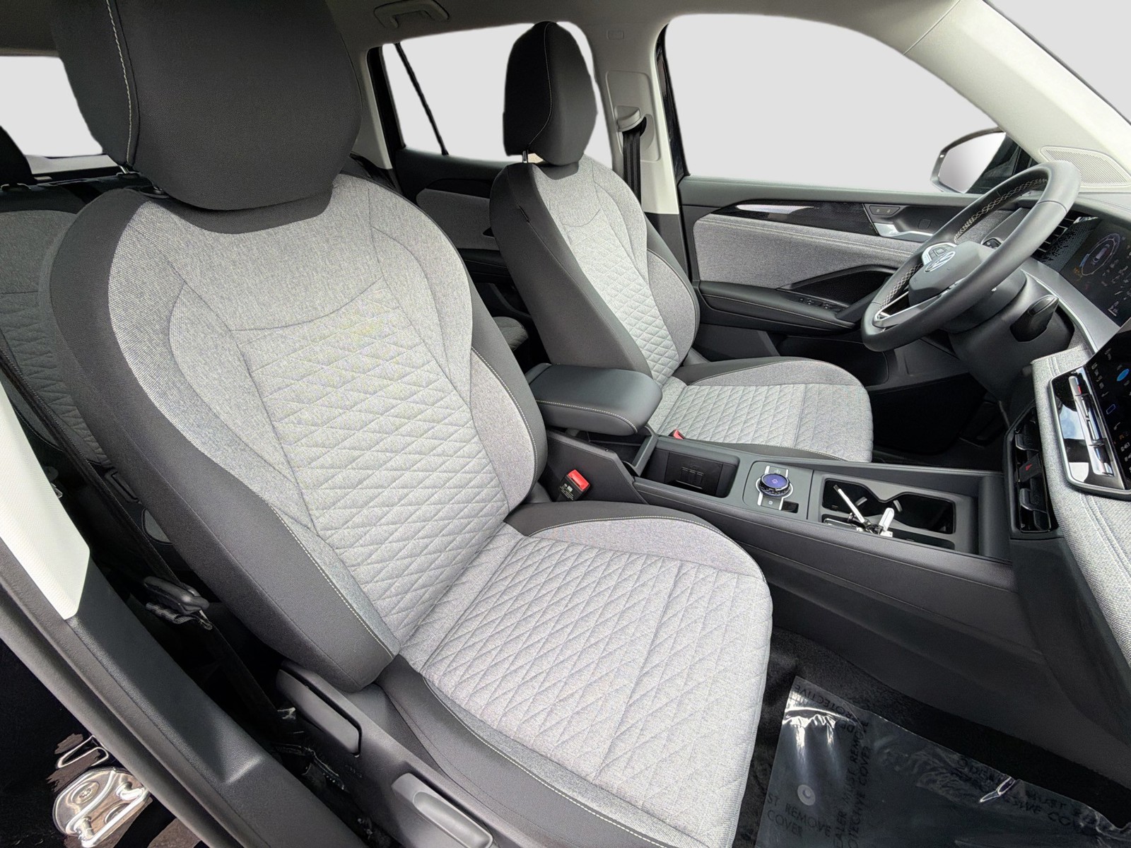 2026 Volkswagen Tiguan - Photo 14