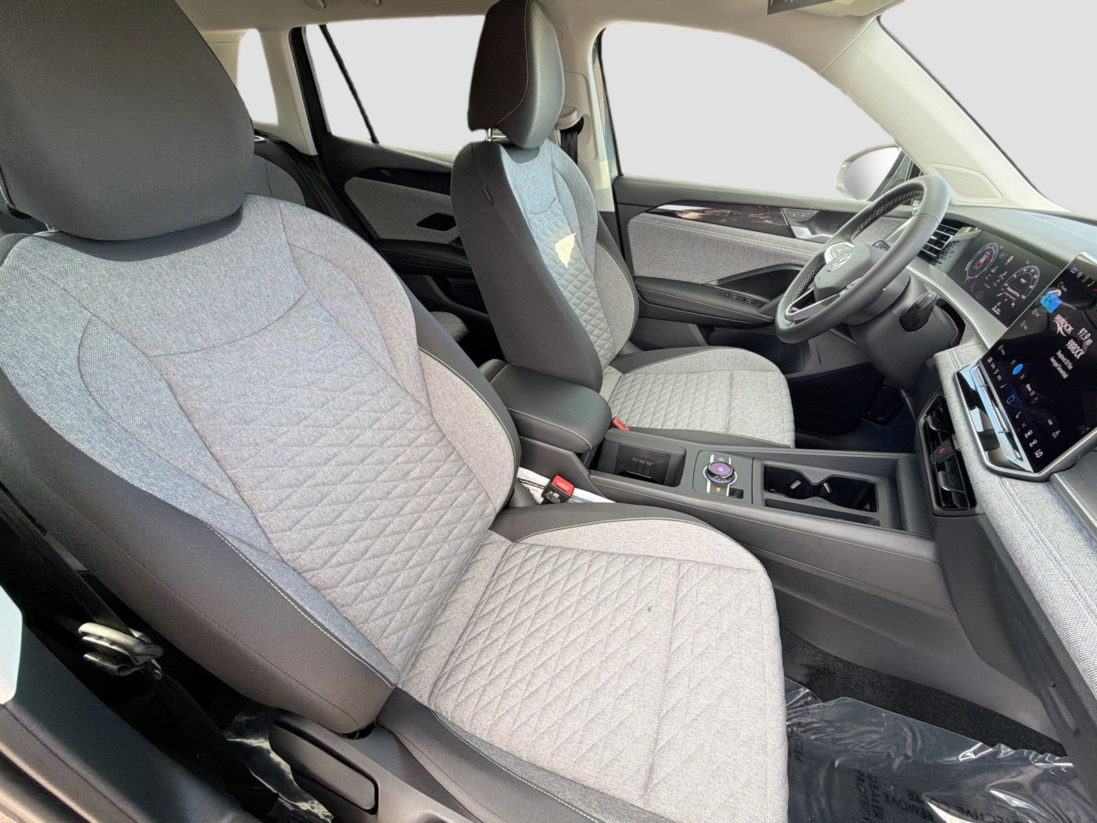 2026 Volkswagen Tiguan - Photo 13