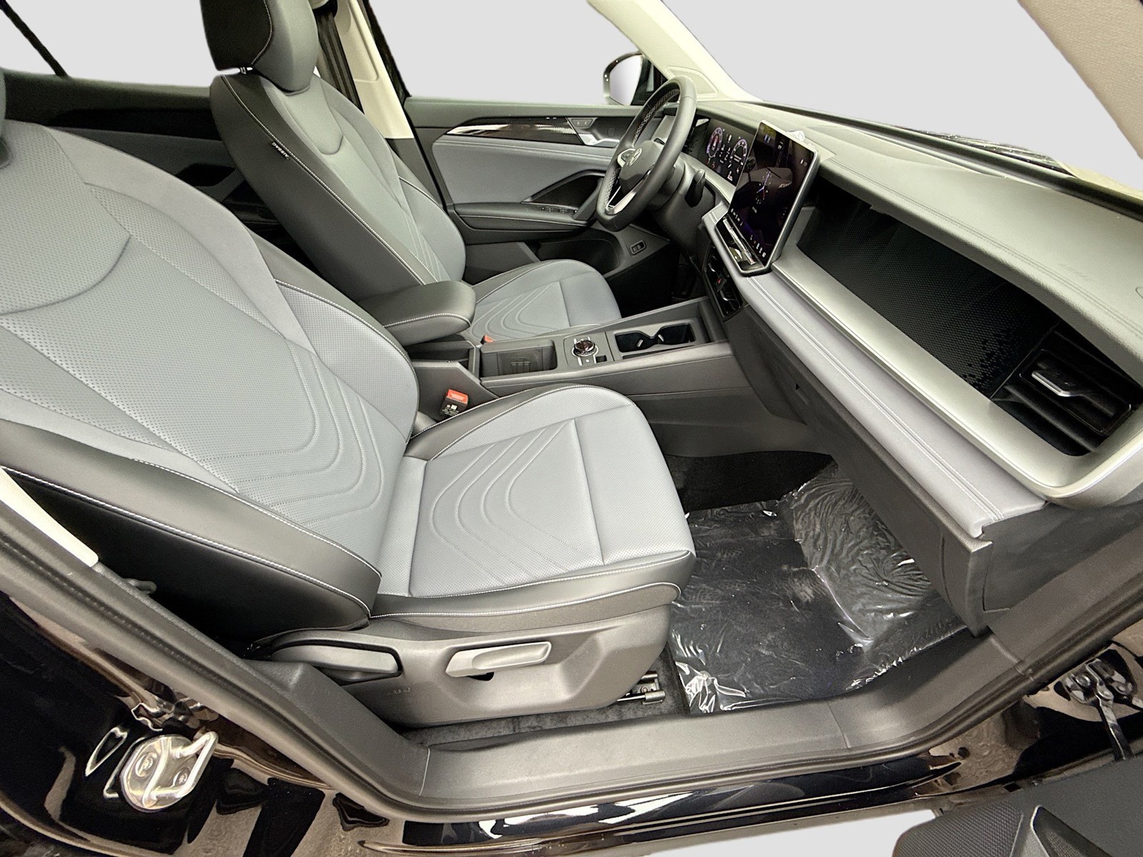 2026 Volkswagen Tiguan - Photo 14