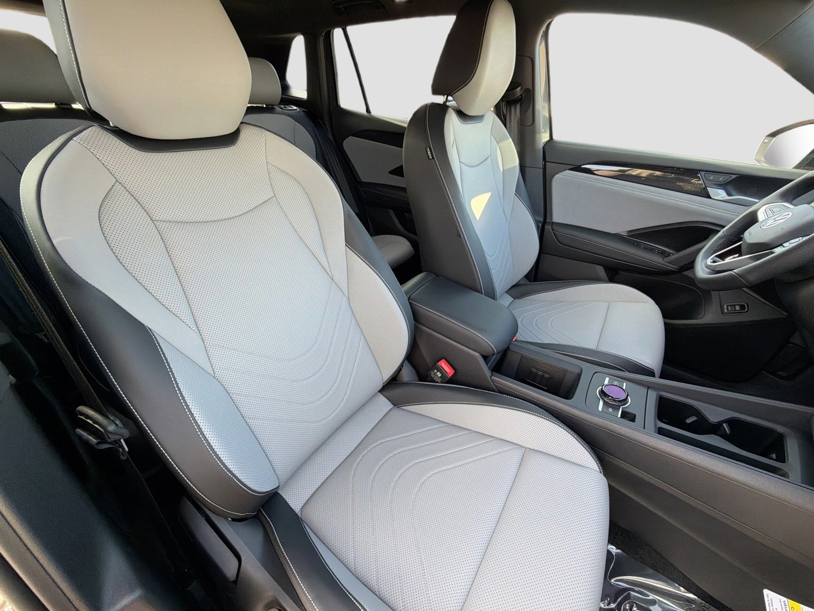 2026 Volkswagen Tiguan - Photo 14