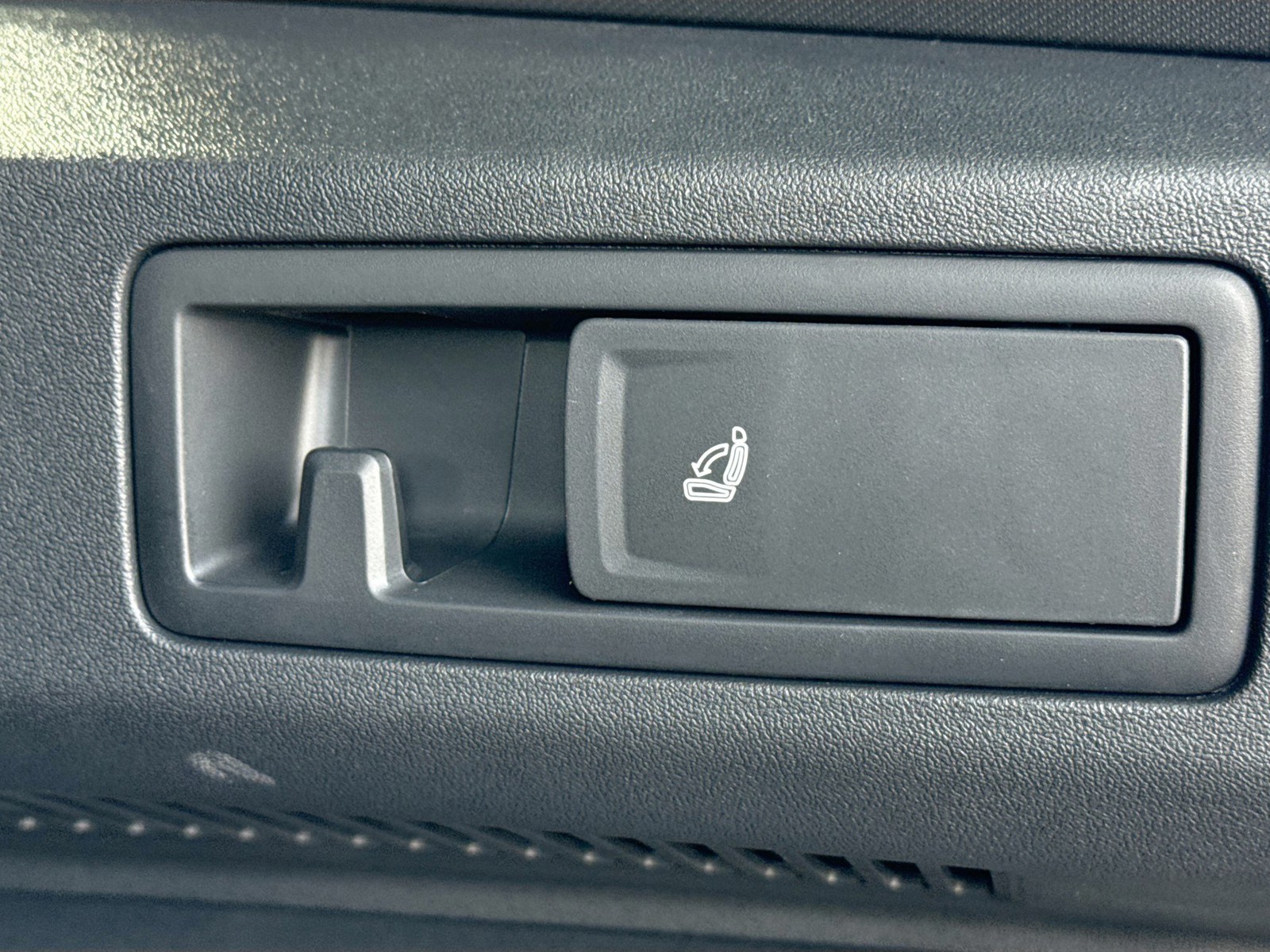 2026 Volkswagen Tiguan - Photo 13