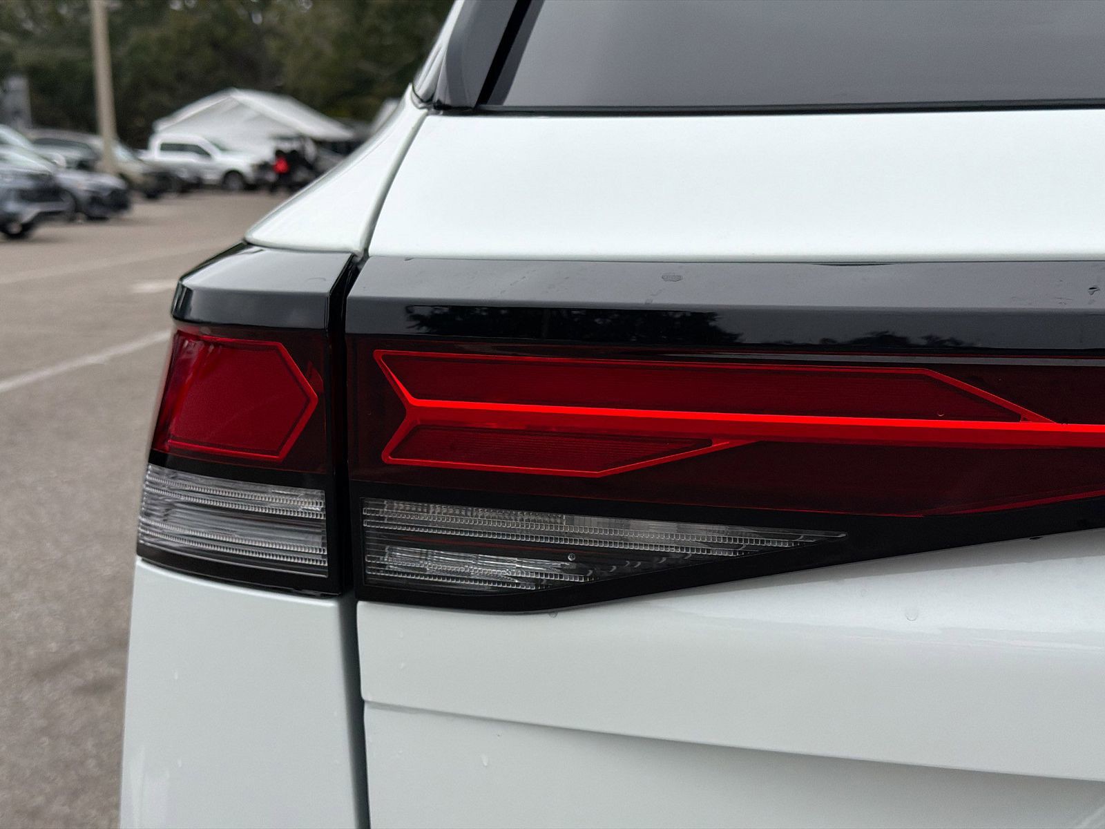 2026 Volkswagen Tiguan - Photo 10