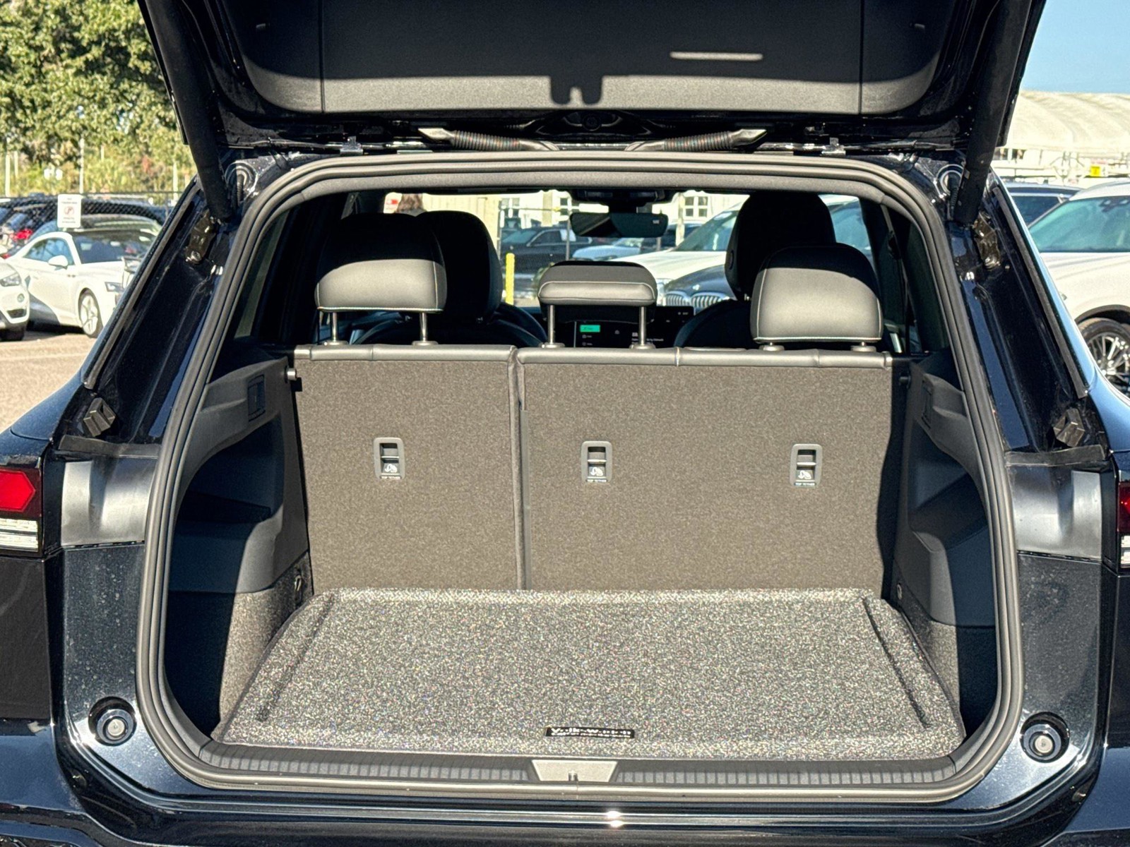2026 Volkswagen Tiguan - Photo 12