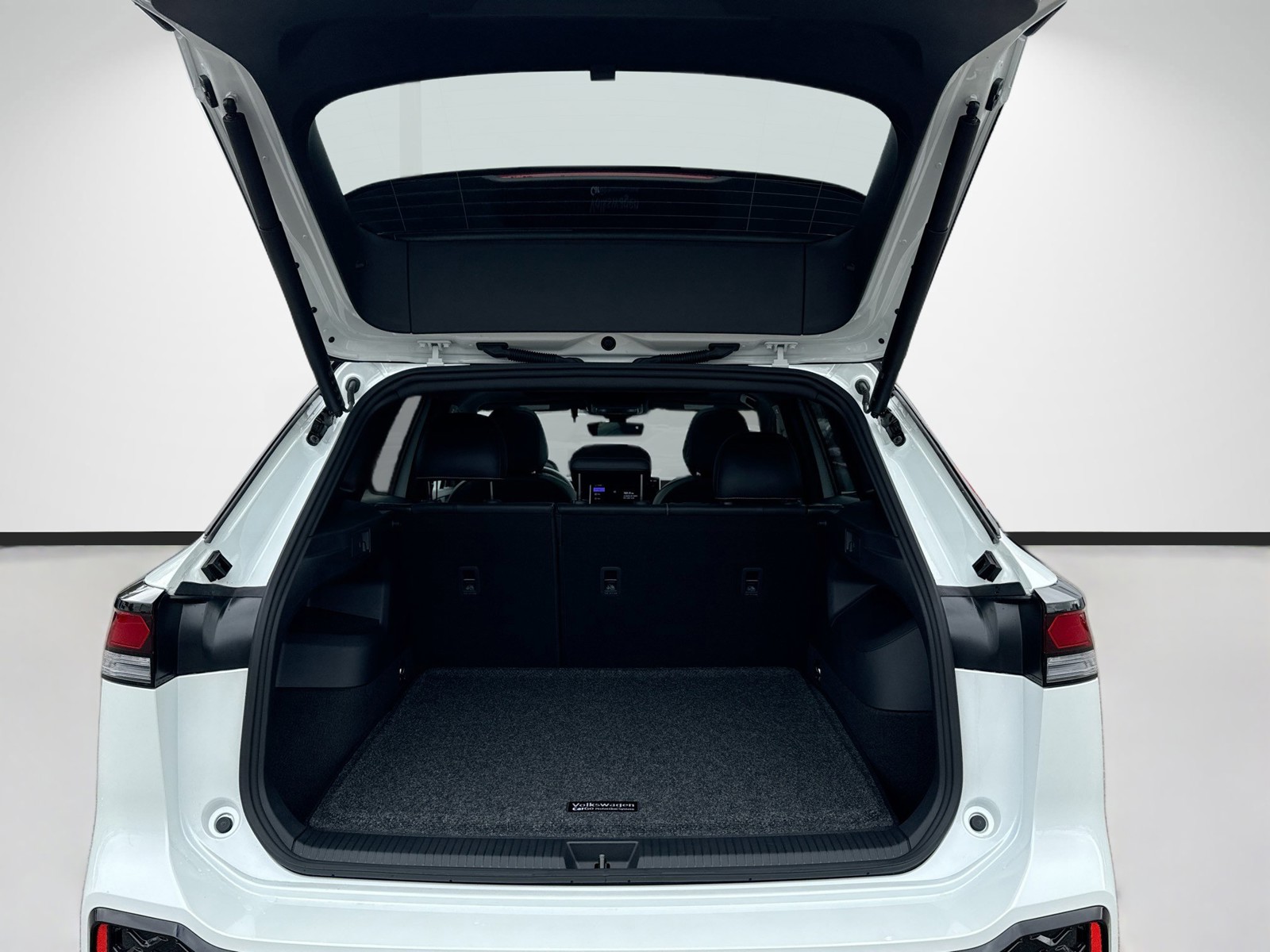 2026 Volkswagen Tiguan - Photo 12