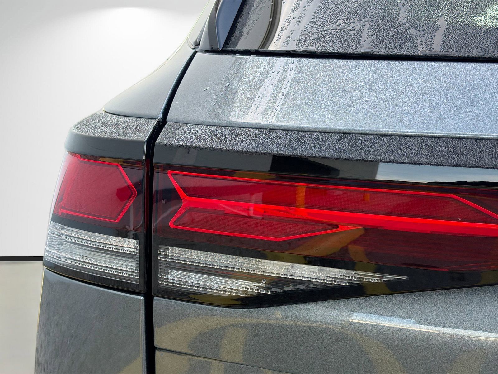 2026 Volkswagen Tiguan - Photo 10