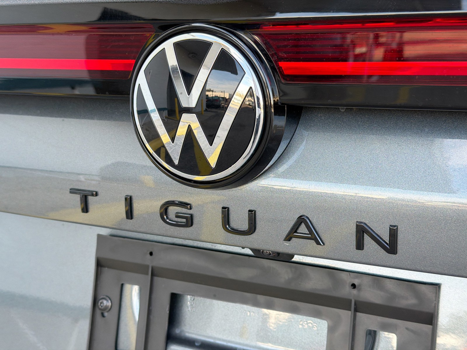2026 Volkswagen Tiguan - Photo 11