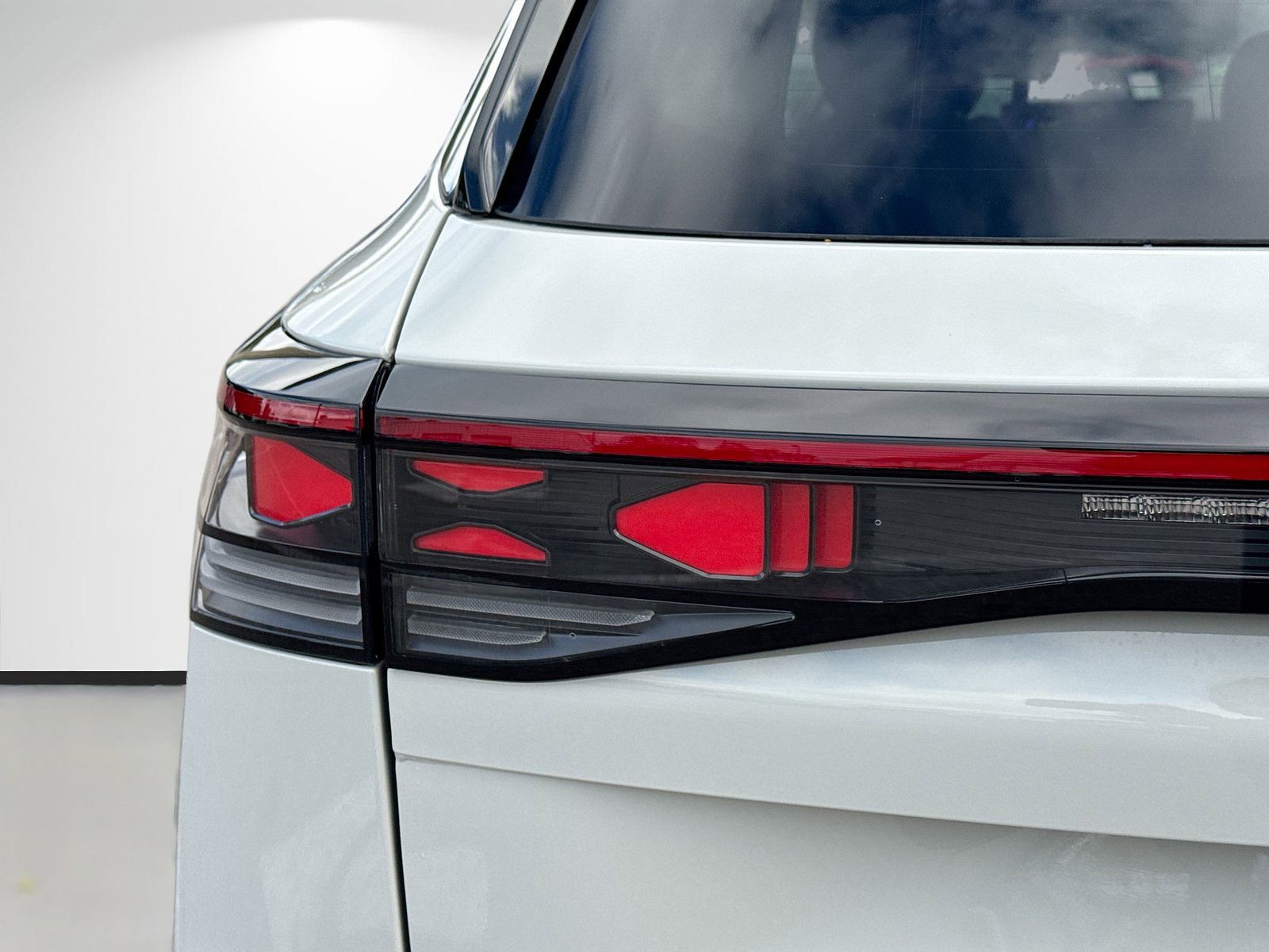 2026 Volkswagen Tiguan - Photo 10
