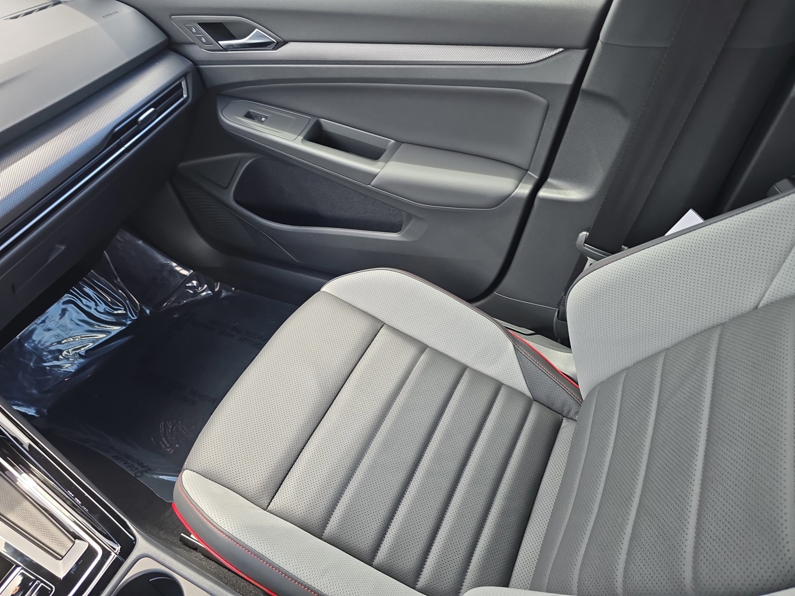 2025 Volkswagen Golf GTI - Photo 14
