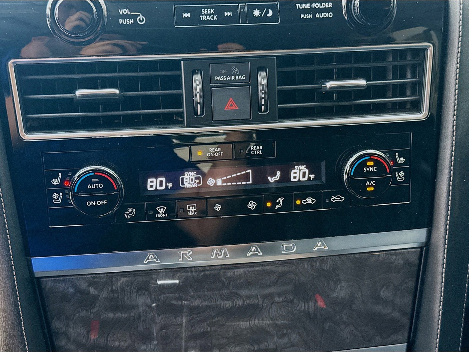 2022 Nissan Armada - Photo 15