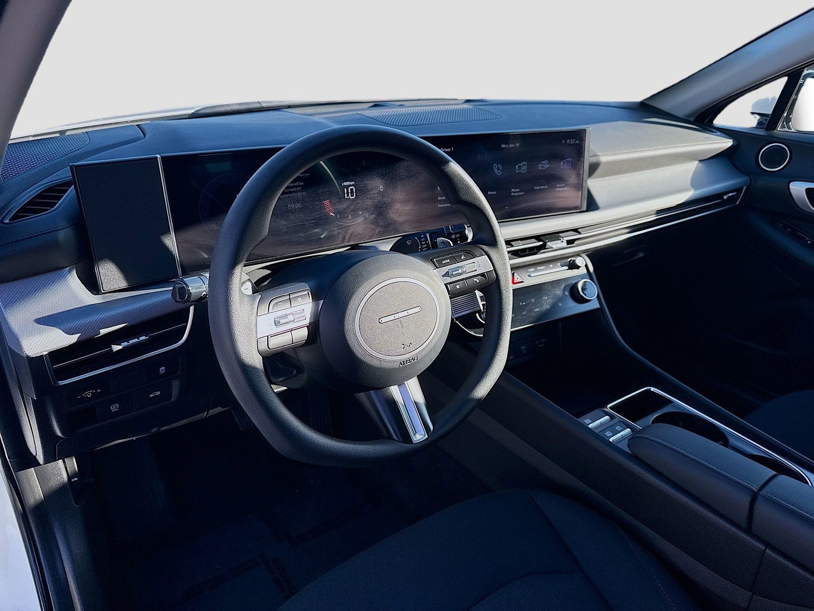 2025 Hyundai Sonata - Photo 9