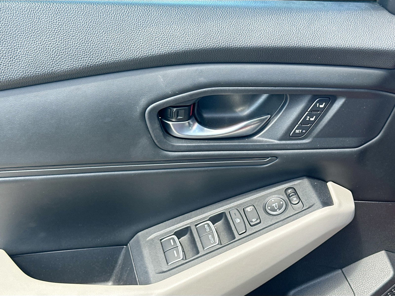 2024 Honda Accord Hybrid - Photo 12