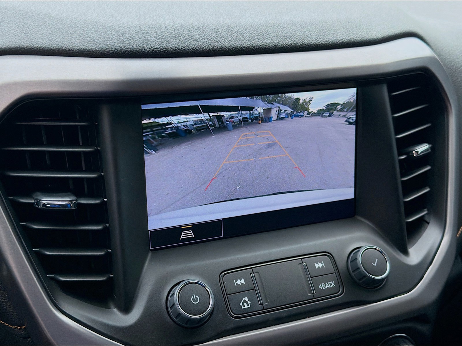 2023 GMC Acadia - Photo 14