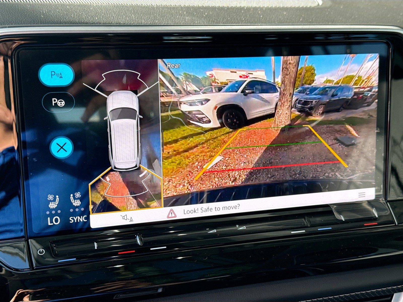 2026 Volkswagen Atlas - Photo 12