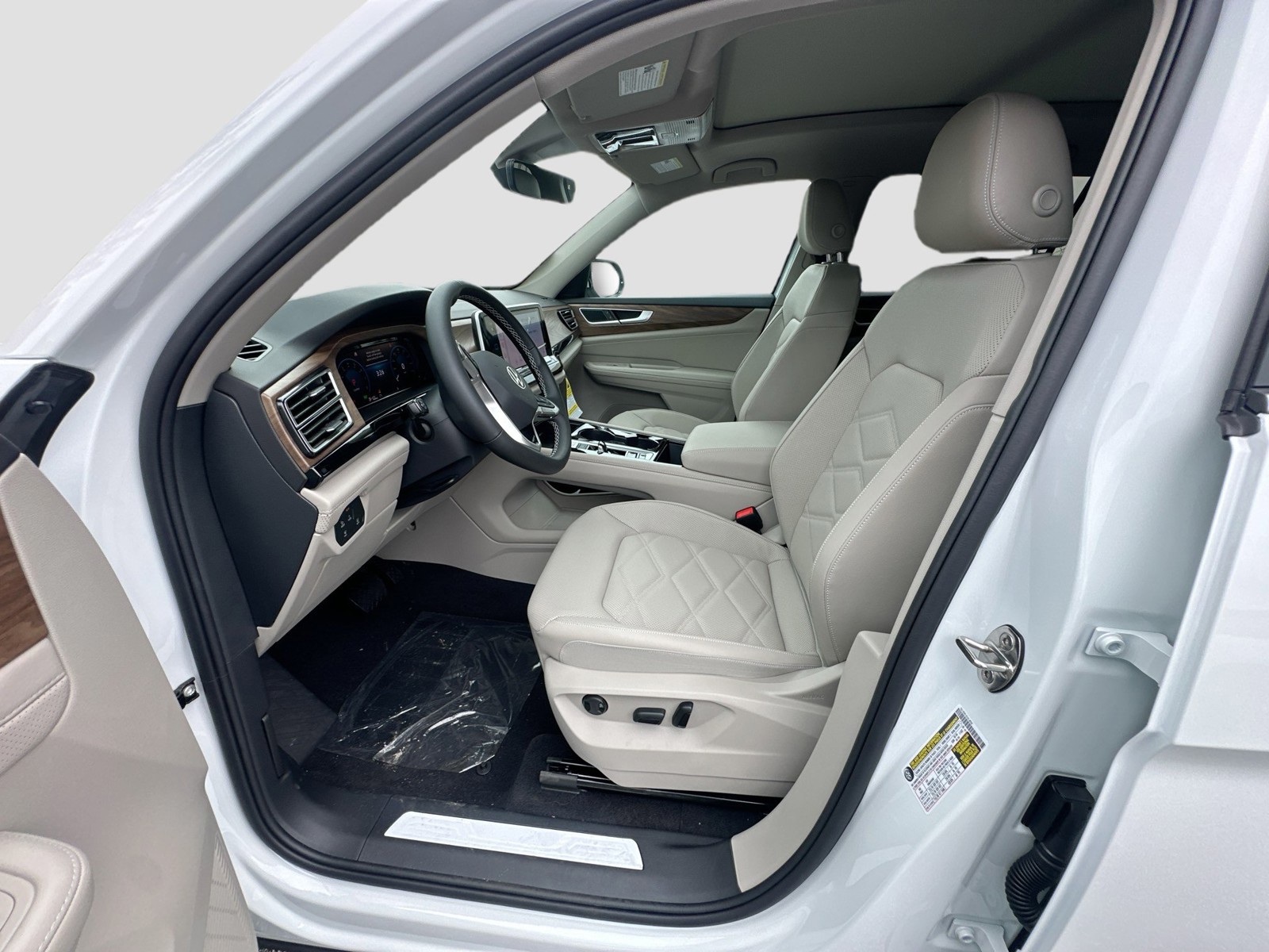 2026 Volkswagen Atlas - Photo 15