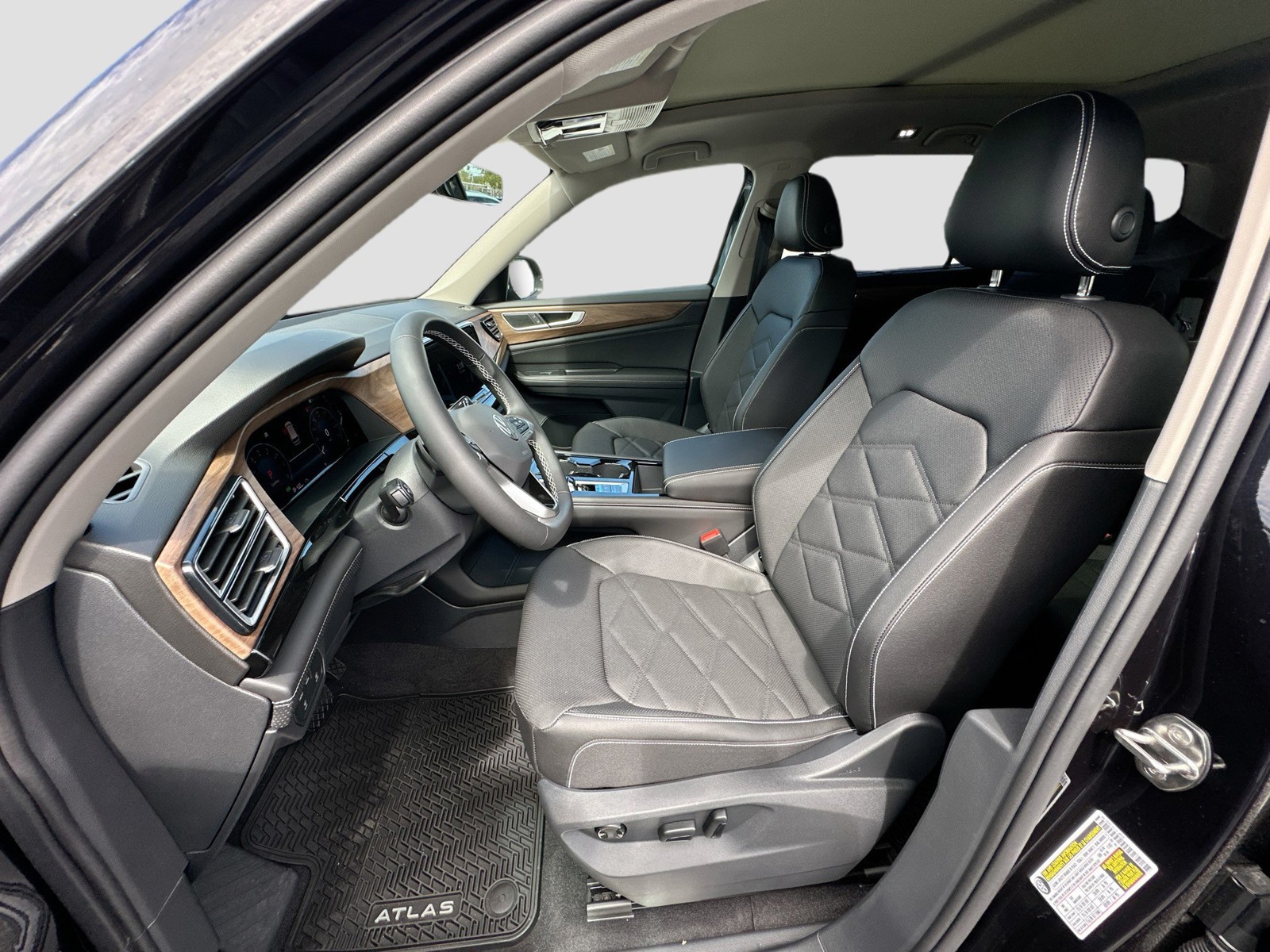 2026 Volkswagen Atlas - Photo 15
