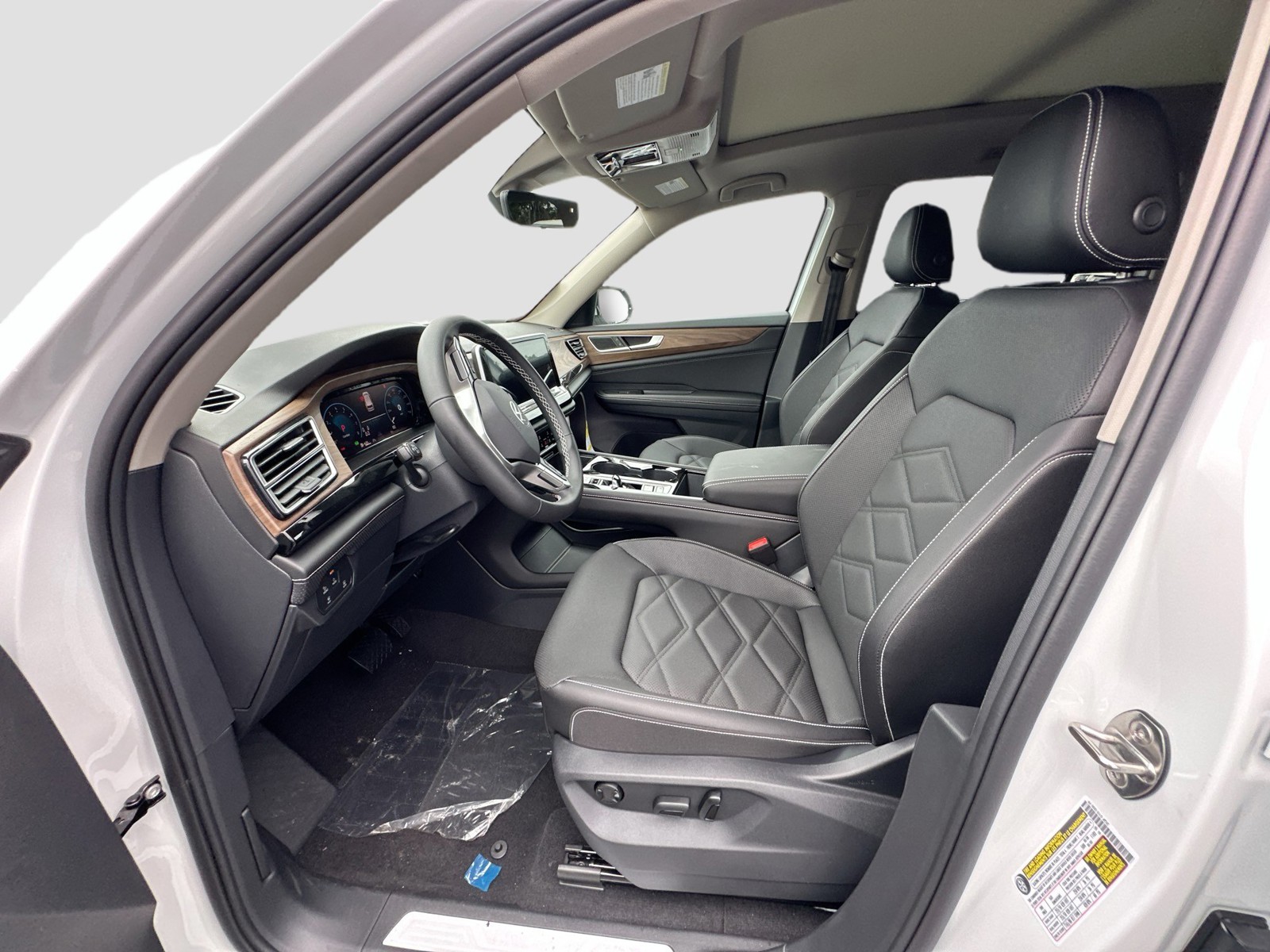 2026 Volkswagen Atlas - Photo 15