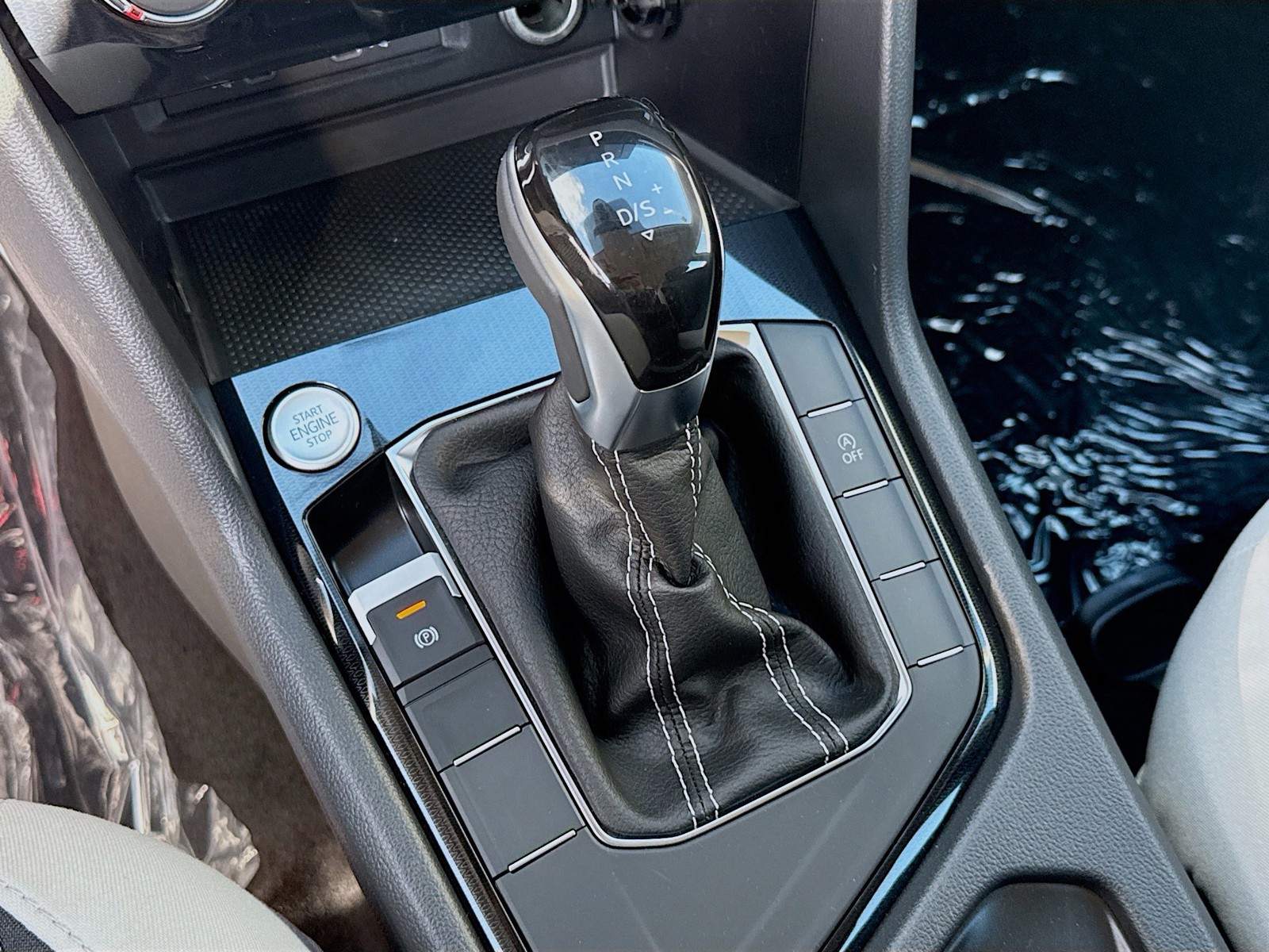 2026 Volkswagen Taos - Photo 15