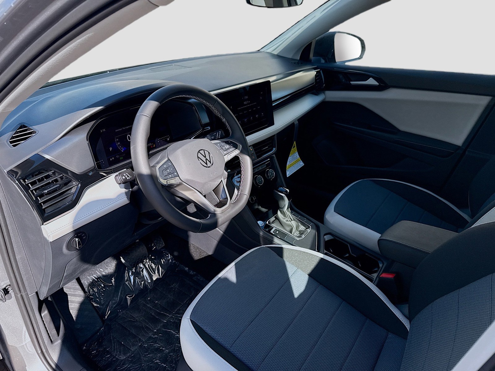 2026 Volkswagen Taos - Photo 9