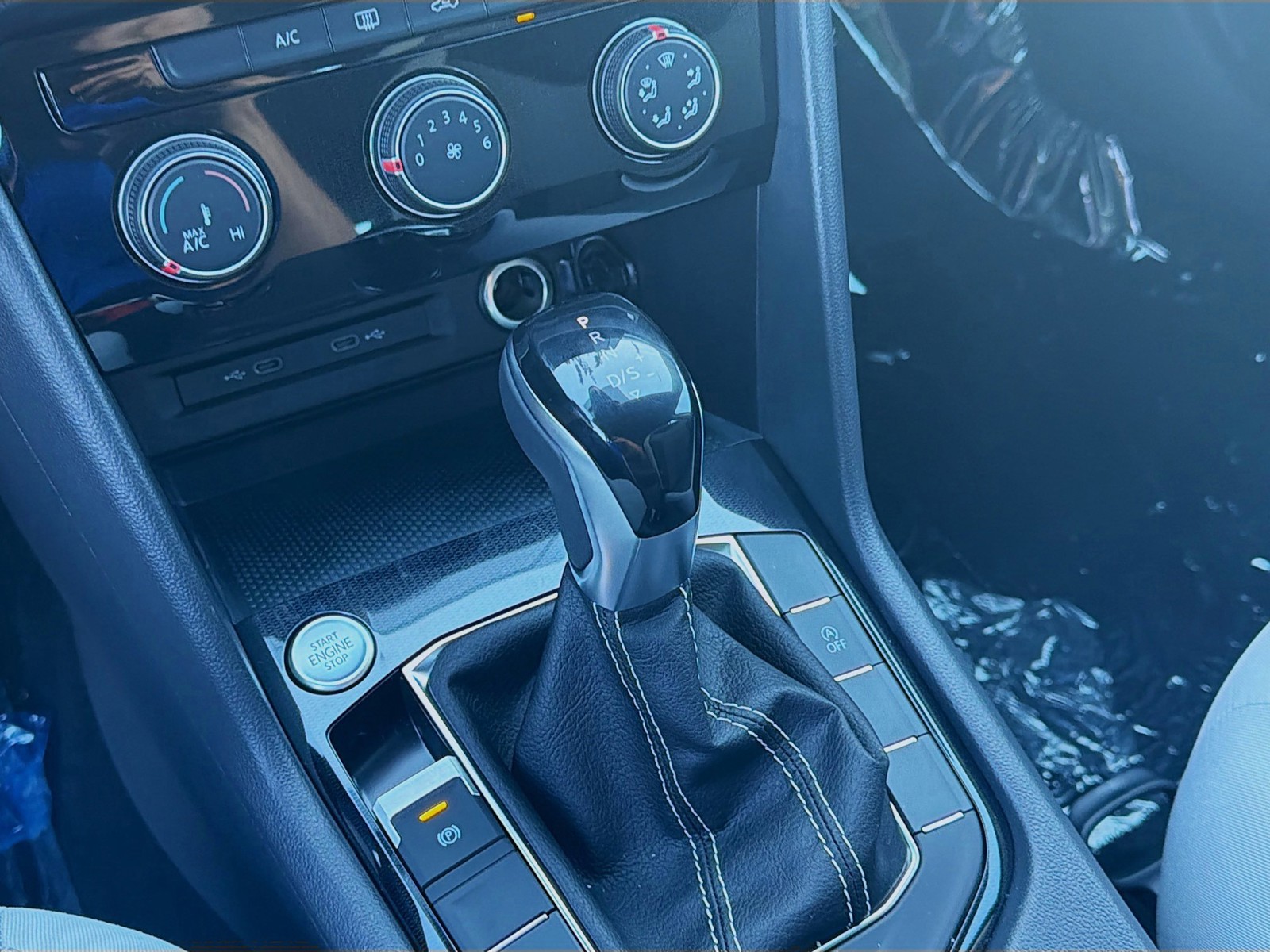 2026 Volkswagen Taos - Photo 15