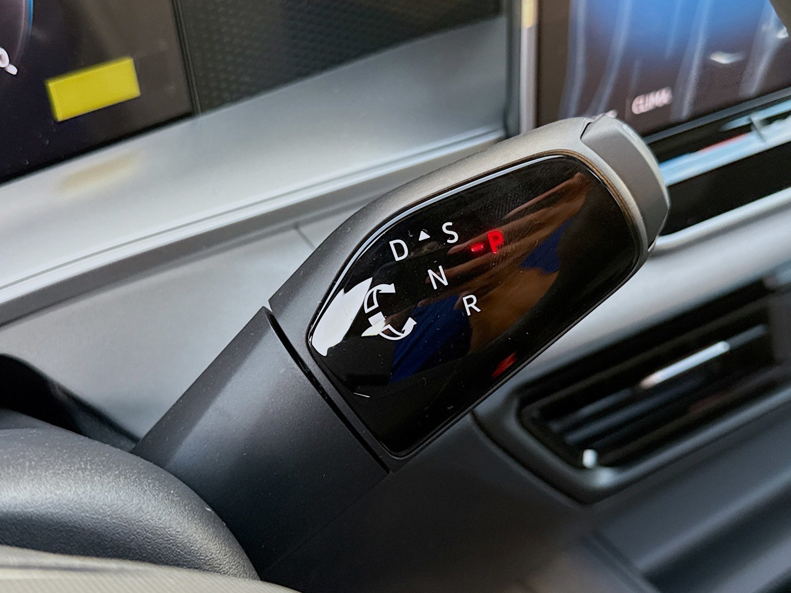 2026 Volkswagen Tiguan - Photo 15