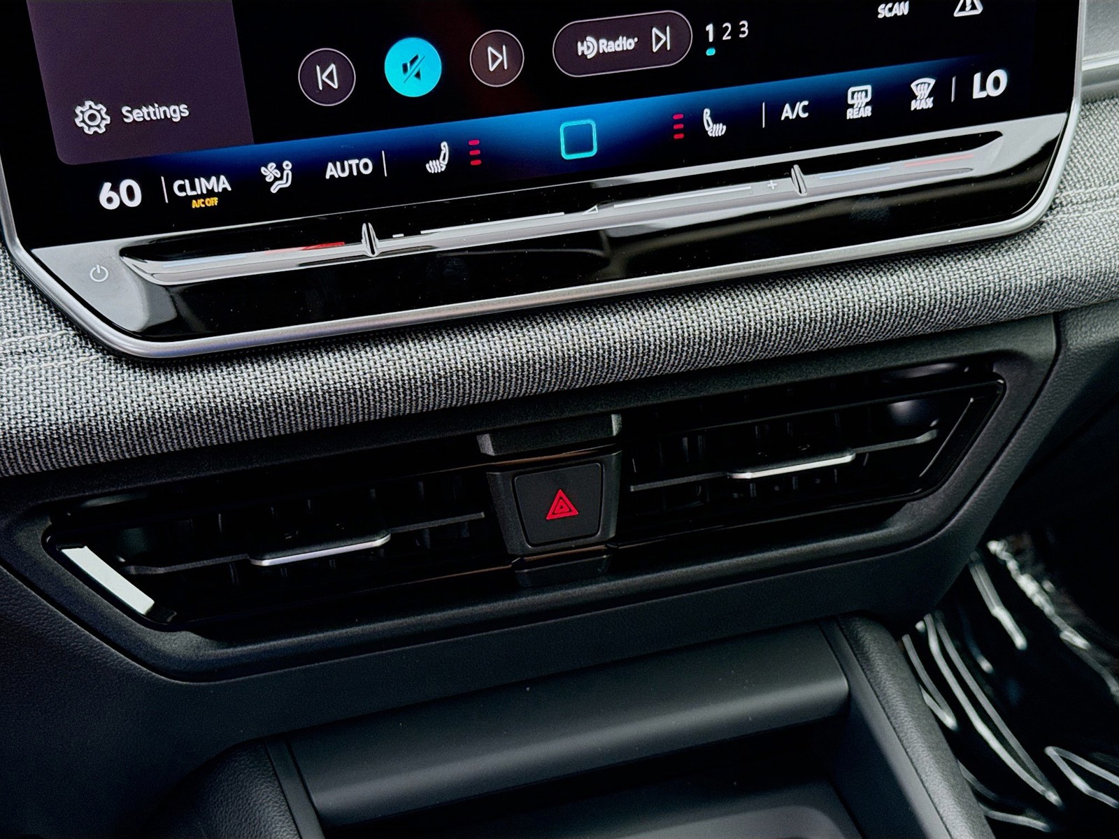 2026 Volkswagen Tiguan - Photo 14