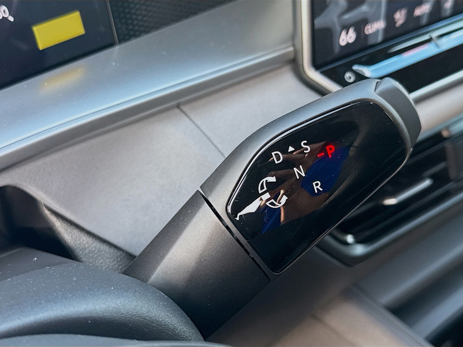 2026 Volkswagen Tiguan - Photo 15