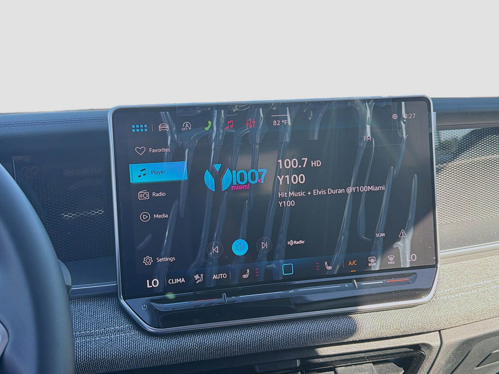 2026 Volkswagen Tiguan - Photo 12