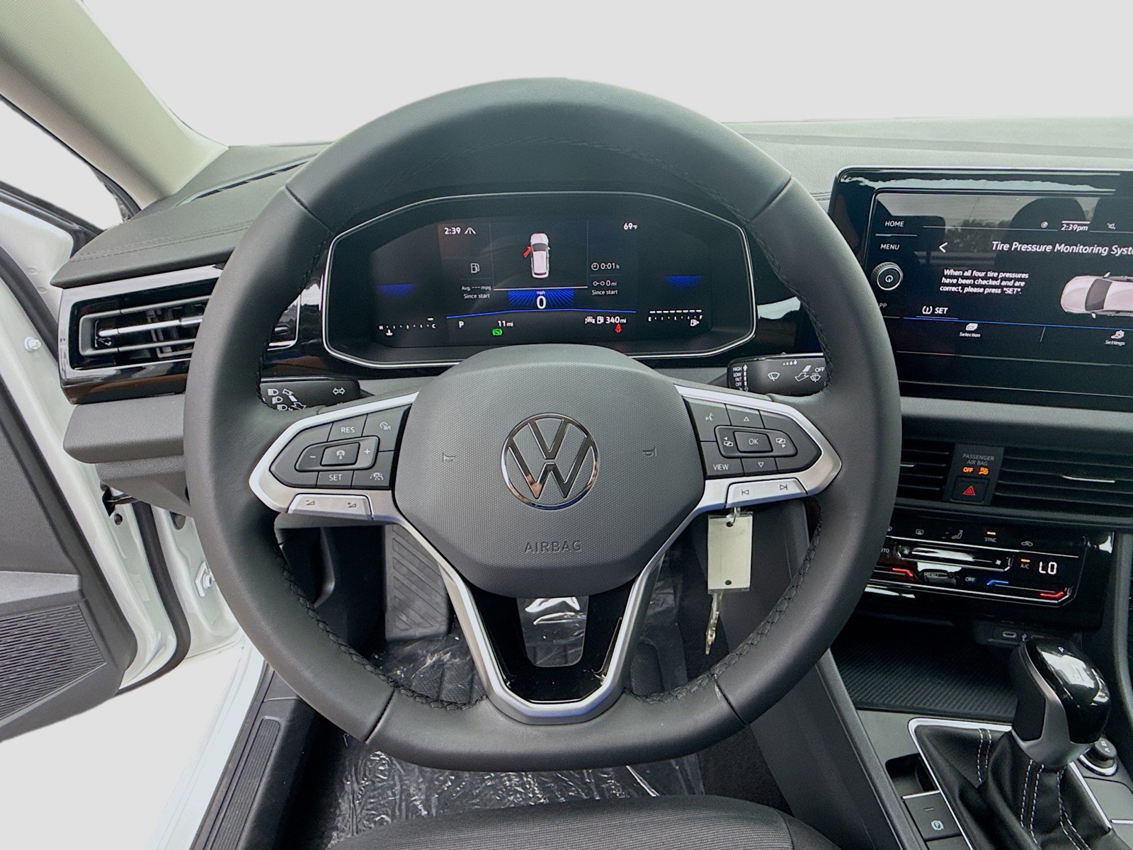 2026 Volkswagen Jetta - Photo 10