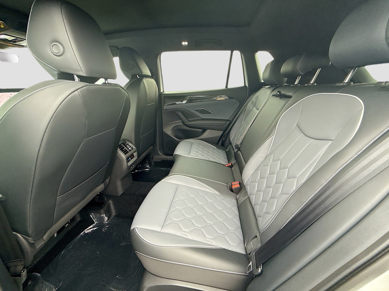 2026 Volkswagen Tiguan - Photo 22