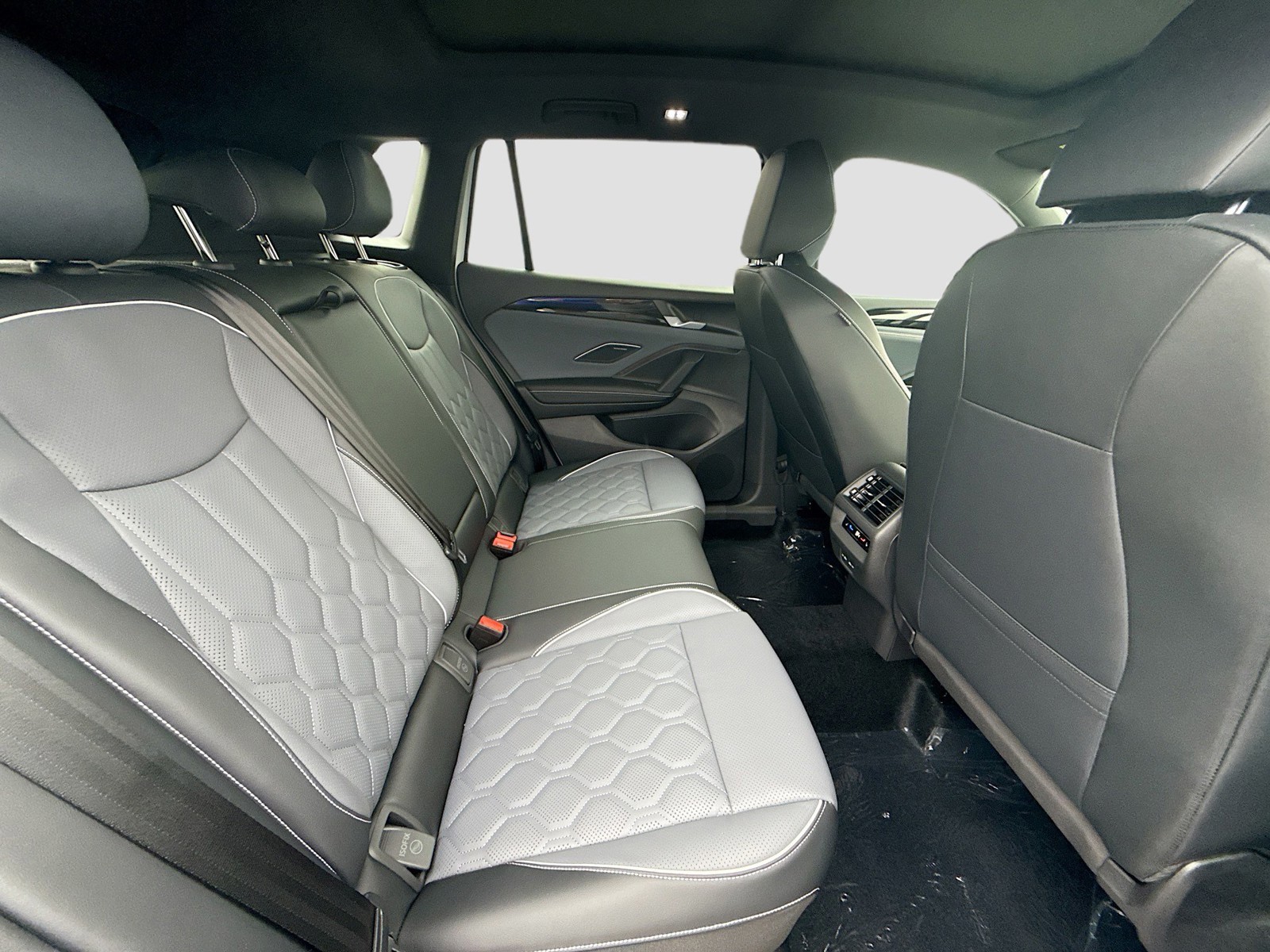 2026 Volkswagen Tiguan - Photo 24