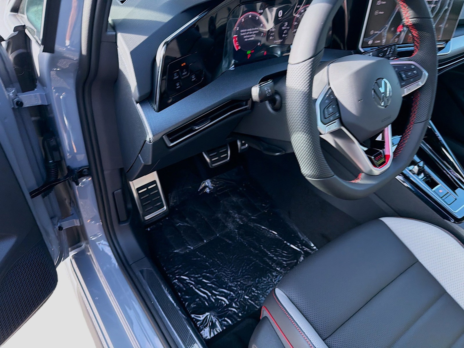 2026 Volkswagen Golf GTI - Photo 9