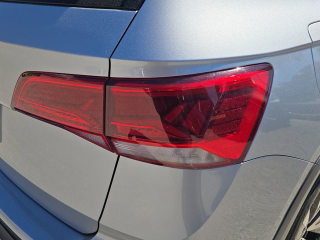 2024 Volkswagen Taos - Photo 11