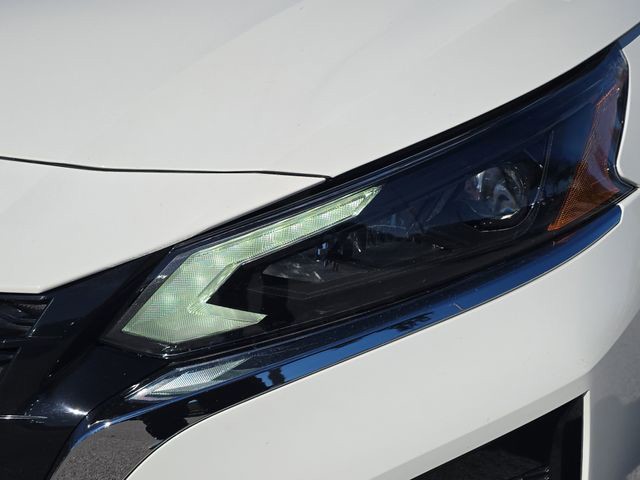 2025 Nissan Altima - Photo 10