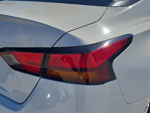 2025 Nissan Altima - Photo 11