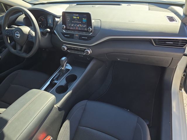 2025 Nissan Altima - Photo 13