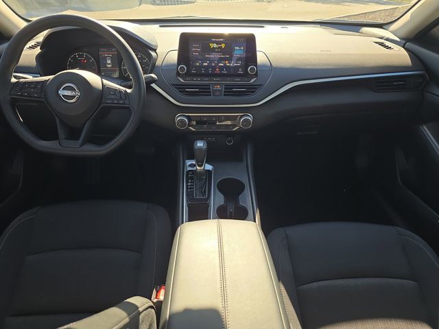 2025 Nissan Altima - Photo 14