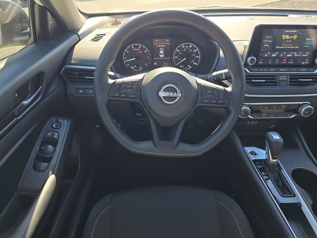 2025 Nissan Altima - Photo 15