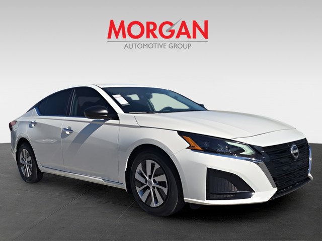 2025 Nissan Altima - Photo 2
