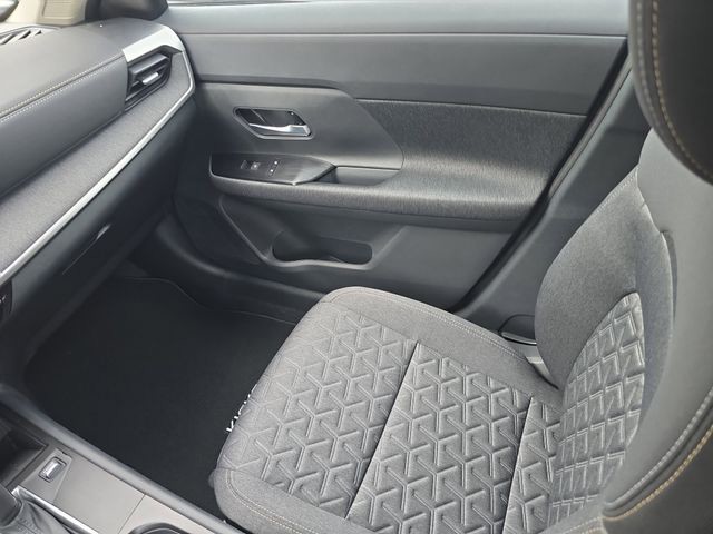 2026 Nissan Kicks - Photo 15